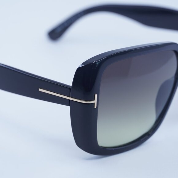 Tom Ford Marilyn FT1037 01B Sunglasses Black Square Frame, Smoke Lenses - Picture 3 of 10